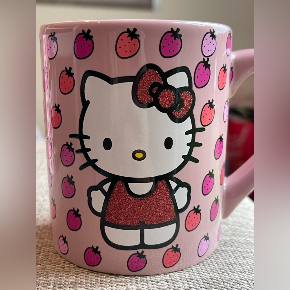 Hello Kitty Mugs - Picture 2 of 3